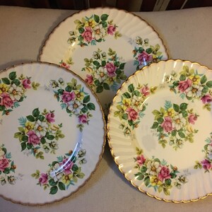 1960s Royal Crown England Pattern #RWO8 Salad, Luncheon or Dessert Plates 8-1/4” diameter (set of 6; only 3 shown in photos)