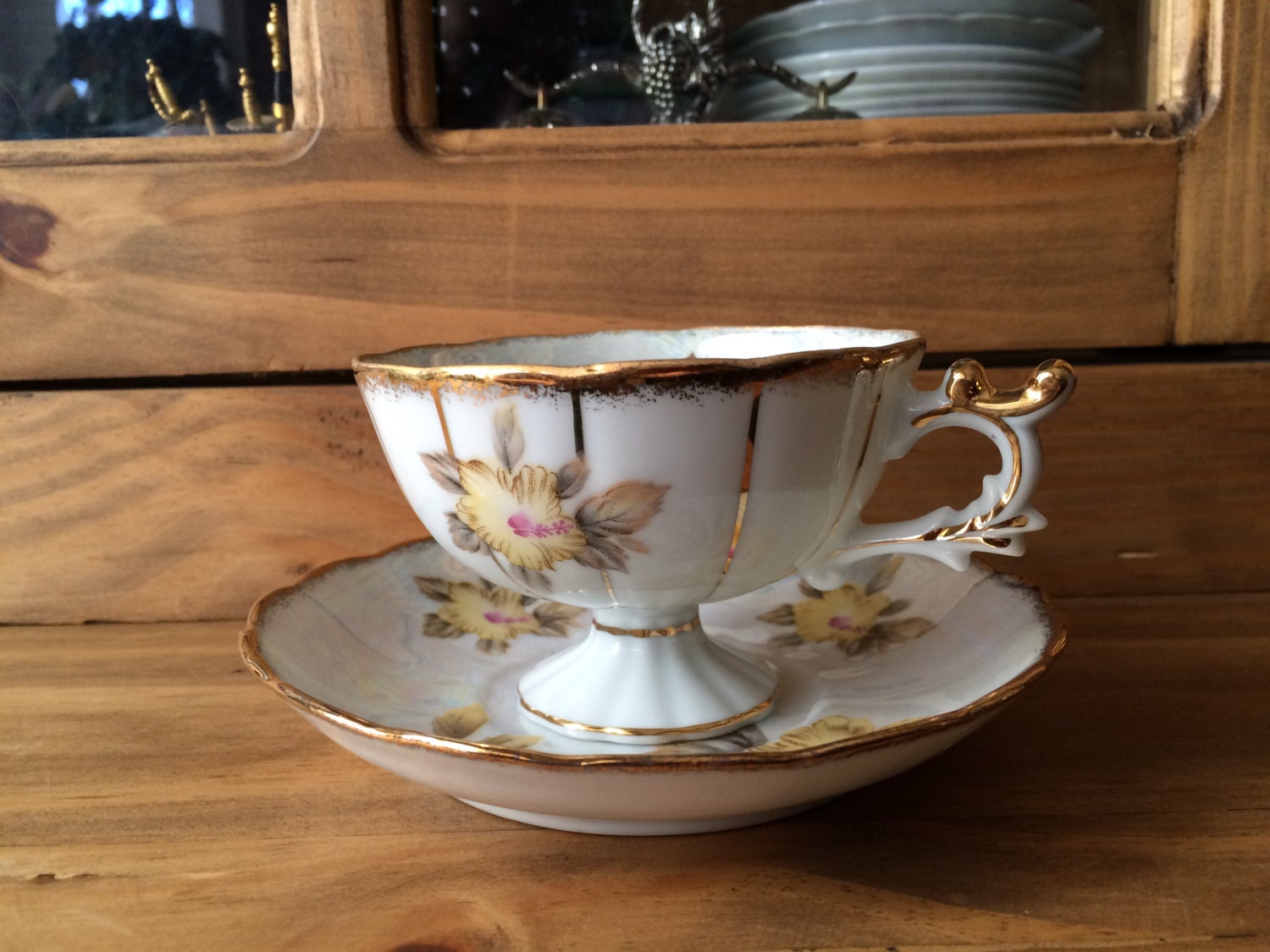 1940s Cherry China Company Japan Iridized Pearlescent Yellow Roses