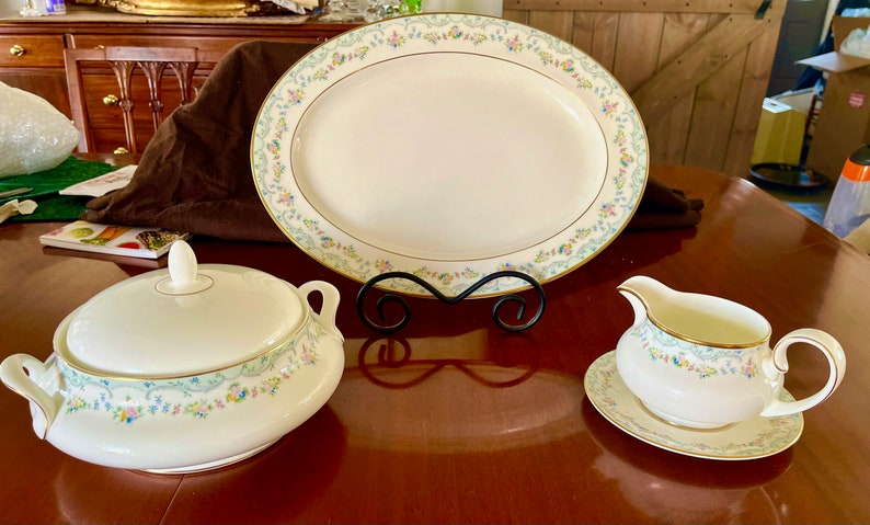 1988 Royal Doulton CANDICE Fine Bone China Dinnerware place settings, serving pieces, extras sold separately image 9