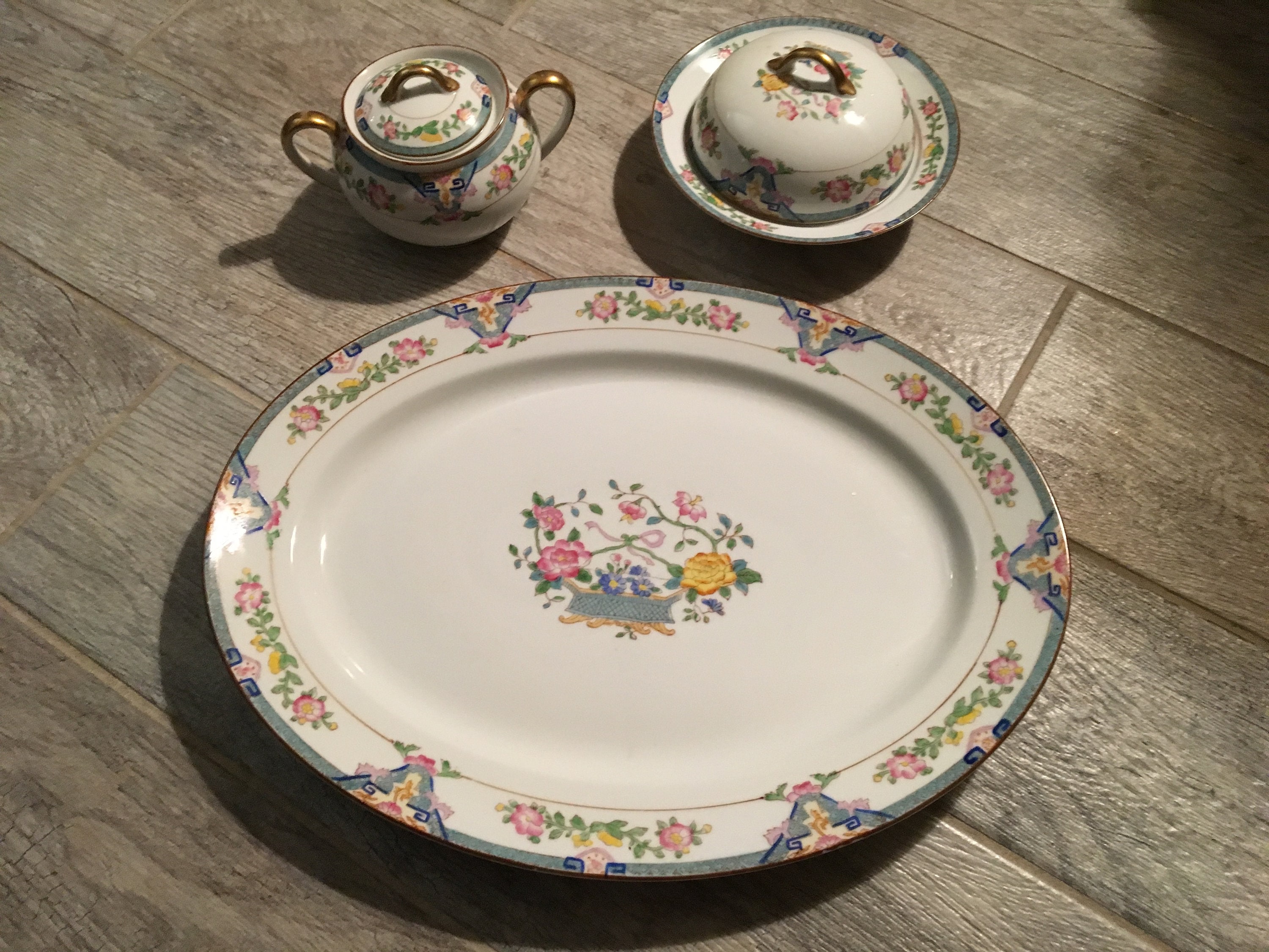 ナタリーレテ　BOUCHERIES Royal Albert Nosegay Bread and Butter Plate Reg No 839142 - Etsy