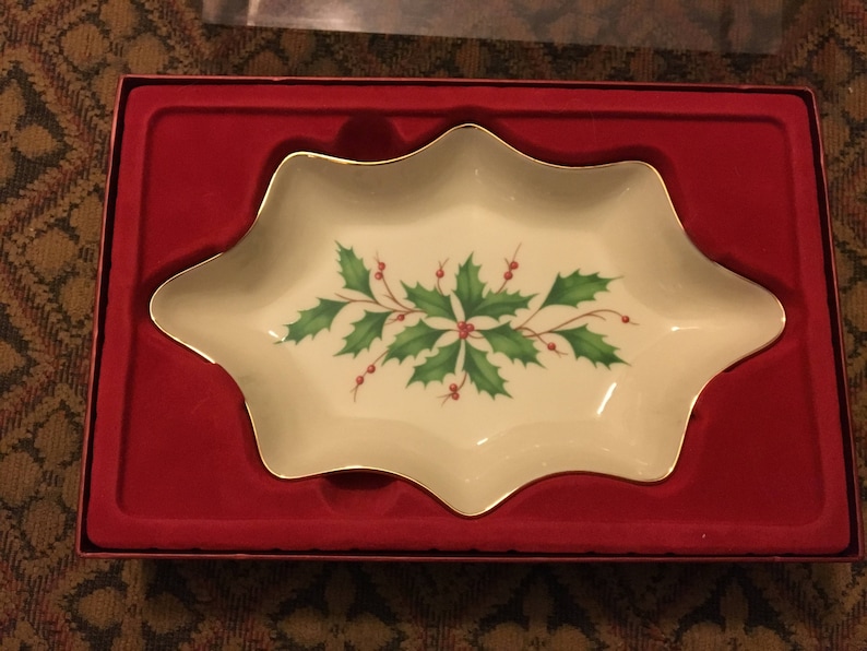 MIOB 1970s Lenox Holiday Dimension Scalloped 8-34\u201d Open Candy Dish