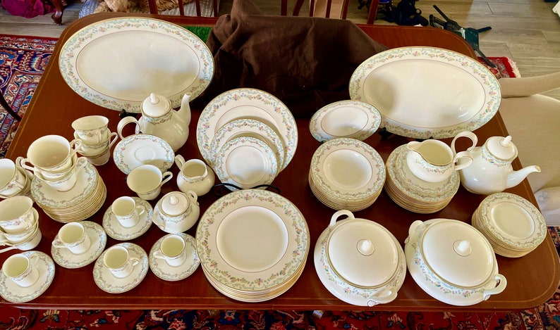 1988 Royal Doulton CANDICE Fine Bone China Dinnerware place settings, serving pieces, extras sold separately image 10