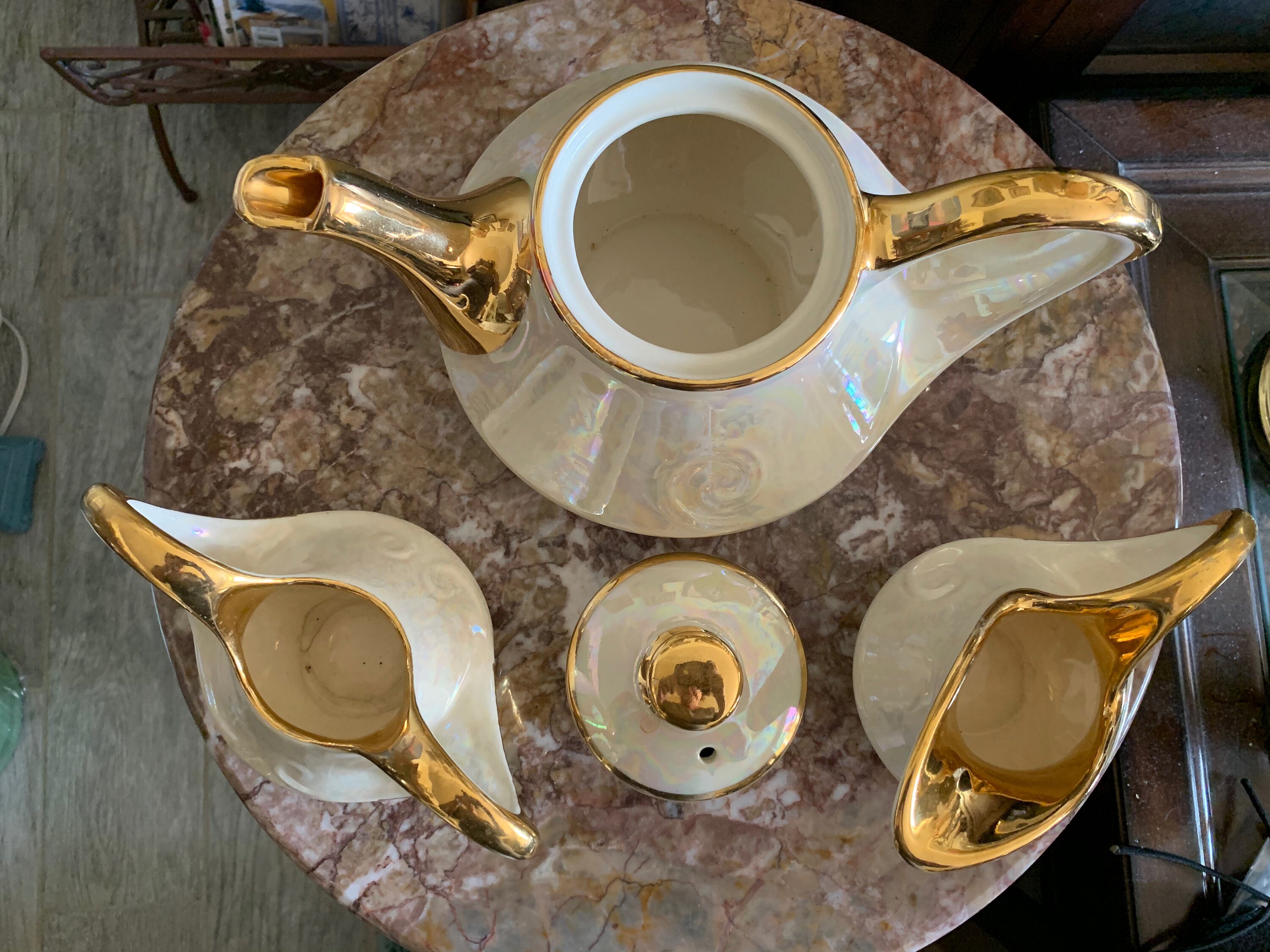 1940s Pearl China Aladdin Pearlescent White With 22K Gold Trim