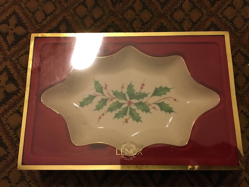 MIOB 1970s Lenox Holiday Dimension Scalloped 8-34\u201d Open Candy Dish