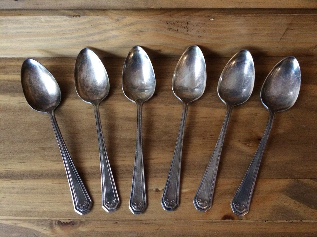 Antique 1918 Oneida Silverplate Elizabeth Pattern Teaspoons (set