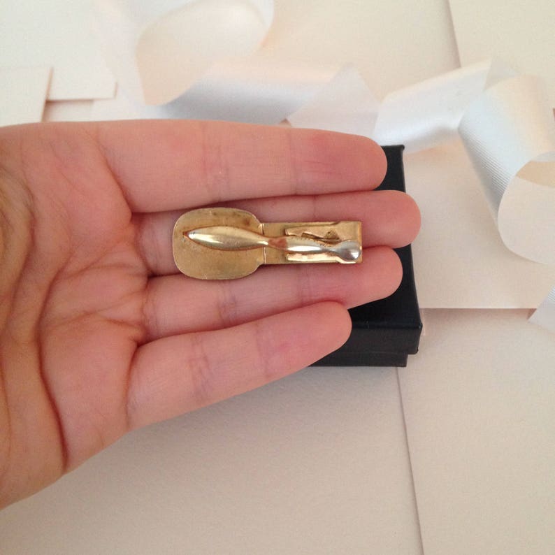 Vintage Bunny and Man Tie Clip Unusual Tie Clip Tie Clips Gun Tie Clip Funny Tie Clip Cartoon Bunny Tie Clip Unisex Tie Clip