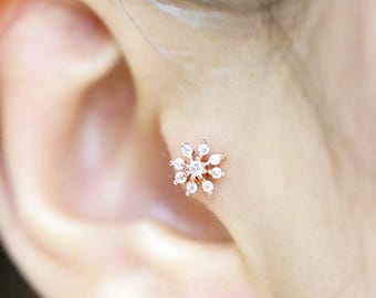Snowflake cartilage earring/Tragus earring/Helix piercing/Conch piercing/Tragus stud/CZ stud ear piercing/Flower earring/Labret/Earrings