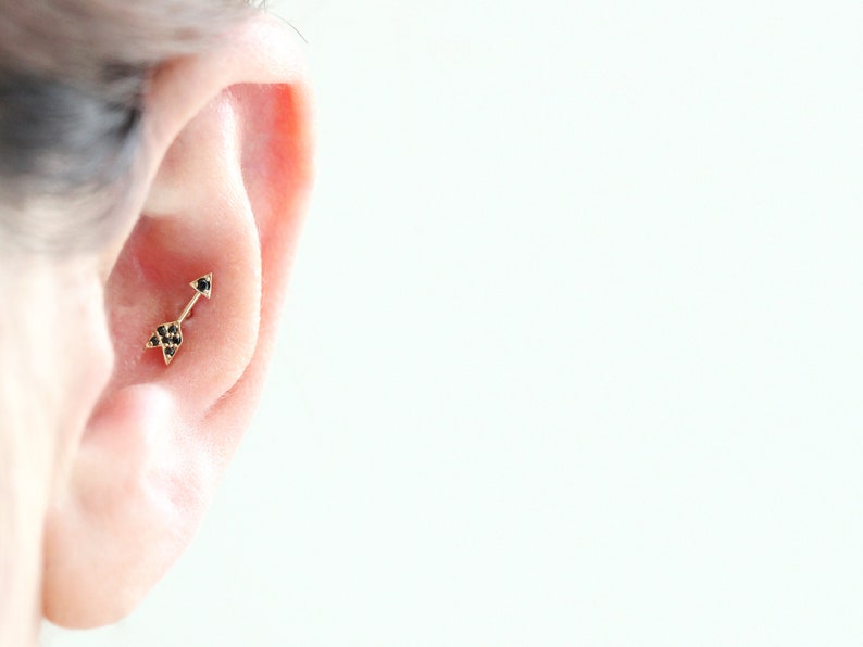 14K Arrow Cartilage Earring,Tragus Earring,Tragus stud,Helix Conch earring,Cartilage piercing,Arrow earring,16g 18g,Delicate earring