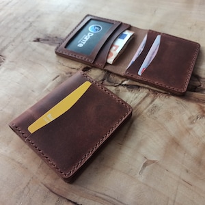 Cartera plegable EDC con ventana de identificación, billetera de cuero marrón personalizada, porta identificación, billetera de bolsillo frontal, curtiduría Laperla