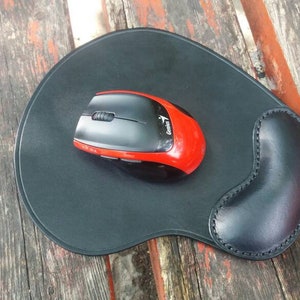 Black leather mouse pad, ergonomic mousepad with wrist rest support, groomsmen gift, corporate gift