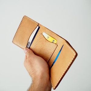 Trifold Herren Brieftasche, Brieftasche aus Naturleder, personalisierter Kartenhalter, Unisex Geschenk