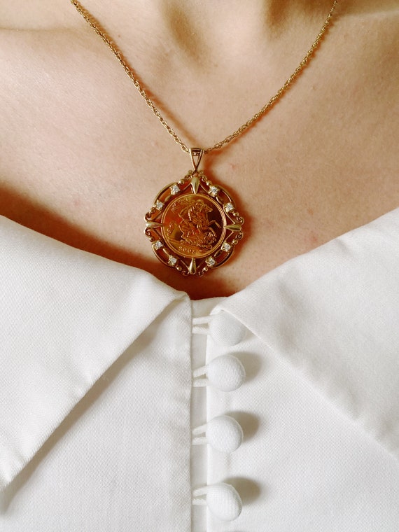 22ct Diamond Flare Sovereign Gold Pendant.