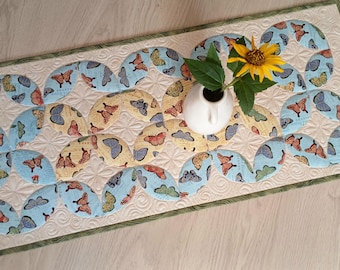 Patchwork table runner/ Quilted table runner/ Table decoration/ Country patchwork