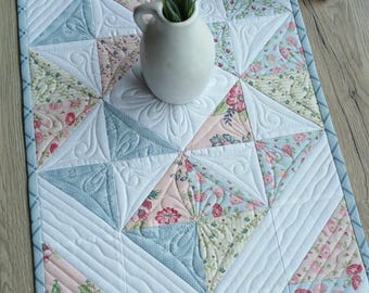 Camino de mesa patchwork/Camino de mesa acolchado/Camino de mesa acolchado/Camino de mesa acolchado/Camino de mesa/Decoración de mesa/Patchwork campestre