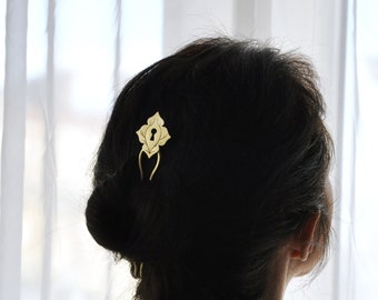 Fairy core escutcheon hair pin for thick hair Brass gold keyhole hair fork