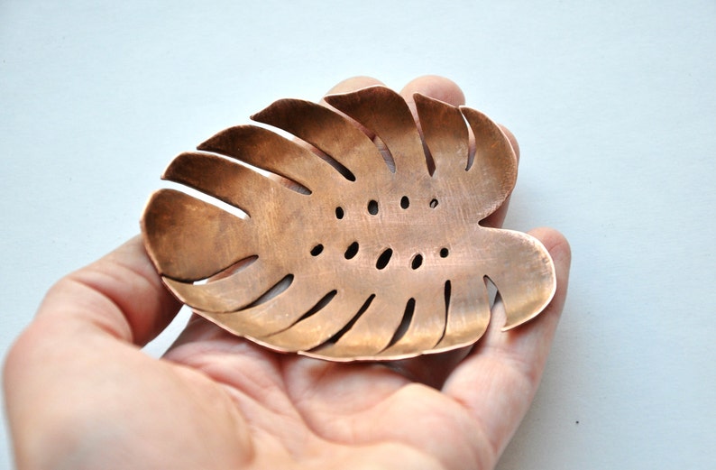 Monstera leaf ring dish from copper or brass 7th anniversary Tropical wedding holder Aesthetic room decor Vanity tray Key dish image 2