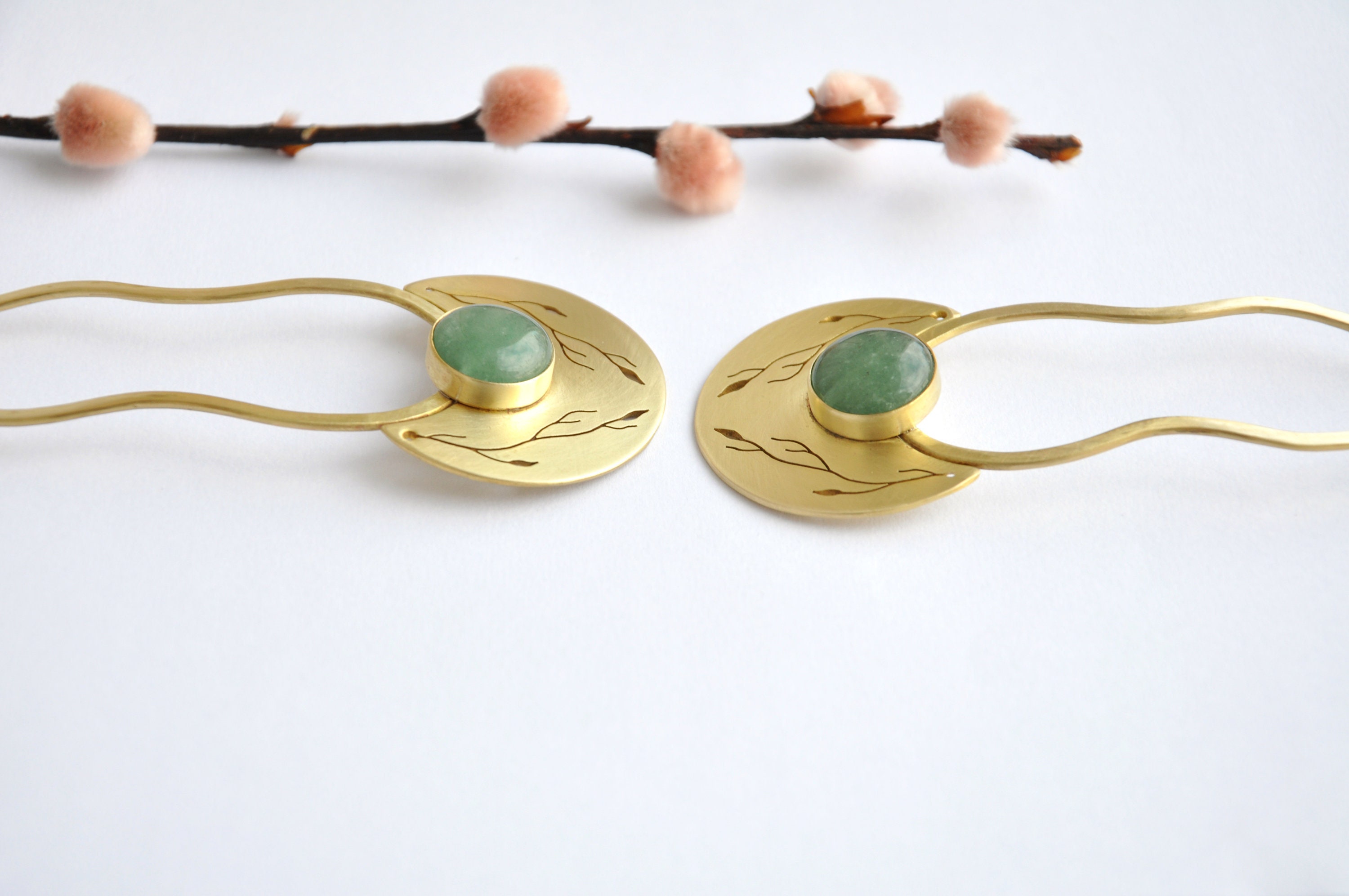 Boho hair pin with green jade Hair fork for thick hair Woodland wedding Goblincore aesthetic Handmade
