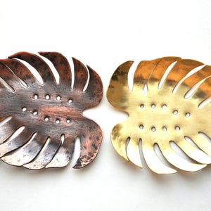 Monstera leaf ring dish from copper or brass 7th anniversary Tropical wedding holder Aesthetic room decor Vanity tray Key dish image 8