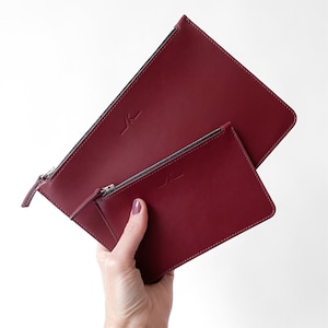 POUCH/Cuero premium/Burdeos/Minimalista/Cartera/Cartera/Accesorio/Almacenamiento/Artículo/Maquillaje/Artículos de cuero/Hecho a mano