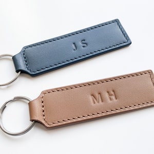 LLAVERO / Cuero de primera calidad / Personalizado / Minimalista / Hecho a mano / Accesorio / Regalo / Inauguración de una casa / Hombre / Mujer / Él / Ella / San Valentín / Cartas