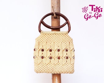 Tiki Beaded Moon Purse : Macrame