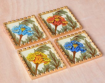 Handmade Coaster Set of 4 – Peruvian Painted Glass Floral Tiles – Unique Gift for Her, Wedding or Housewarming – Gold Decorative Drinkware