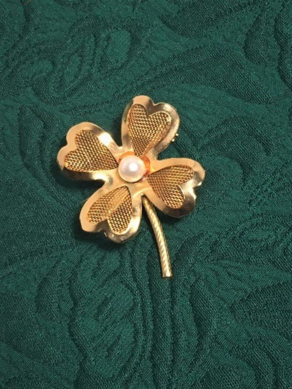 Shamrock Gold Tone Brooch With Faux Pearl Vintage Jewelry Etsy