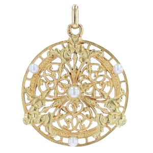 French 20th Century Natural Pearl 18 Karat Yellow Gold Pendant