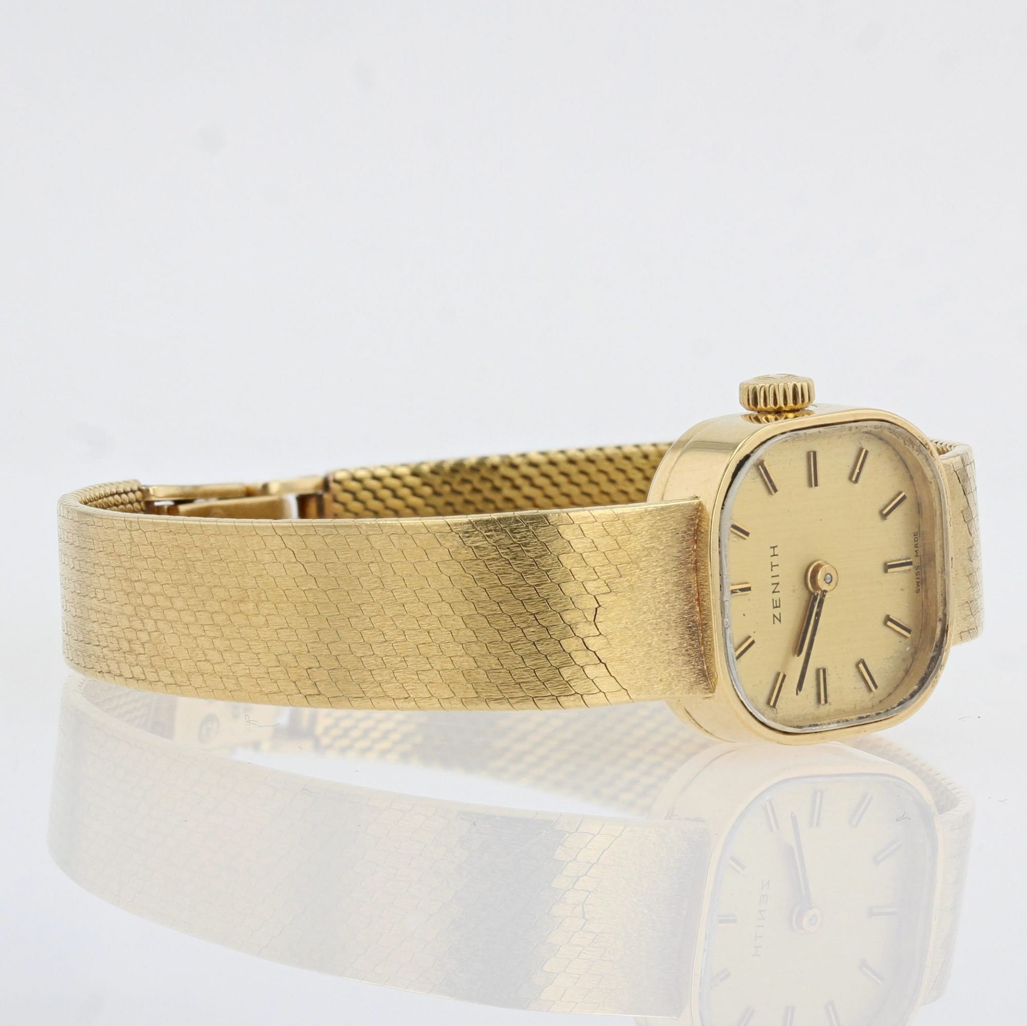 1960s 18 Karat Yellow Gold Zenith Lady display picture 2