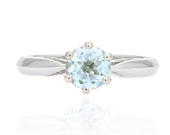 French 1970s Aquamarine 18 Karat White Gold Solitaire Ring