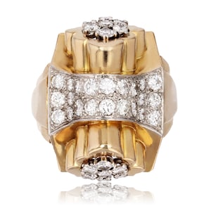 French 1940s Diamonds 18 Karat Yellow Gold Knot Tank Ring