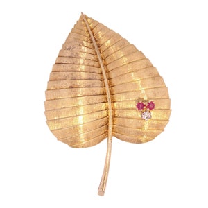 1950s Diamond Ruby 18 Karat Yellow Gold Leaf Brooch