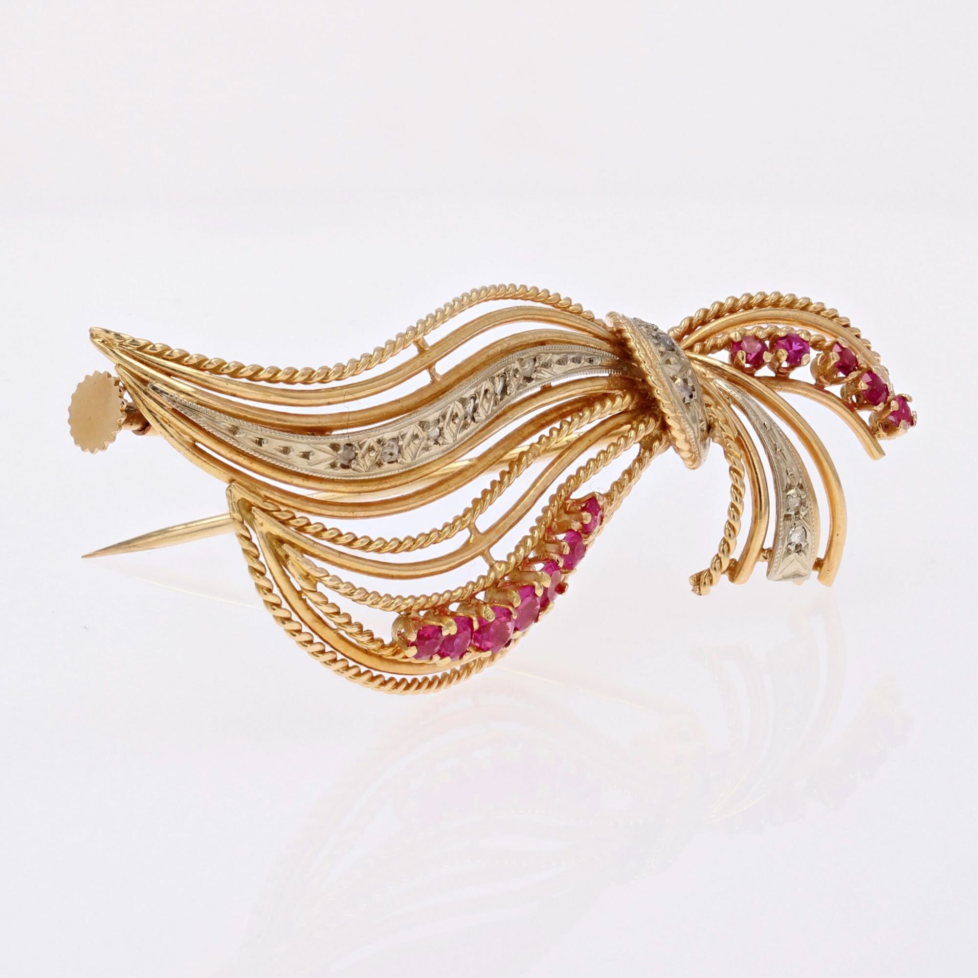 Broche Ancienne Sculptée Et Ajourée - Bijou Vintage, Pièce Antique, Travail Détaillé