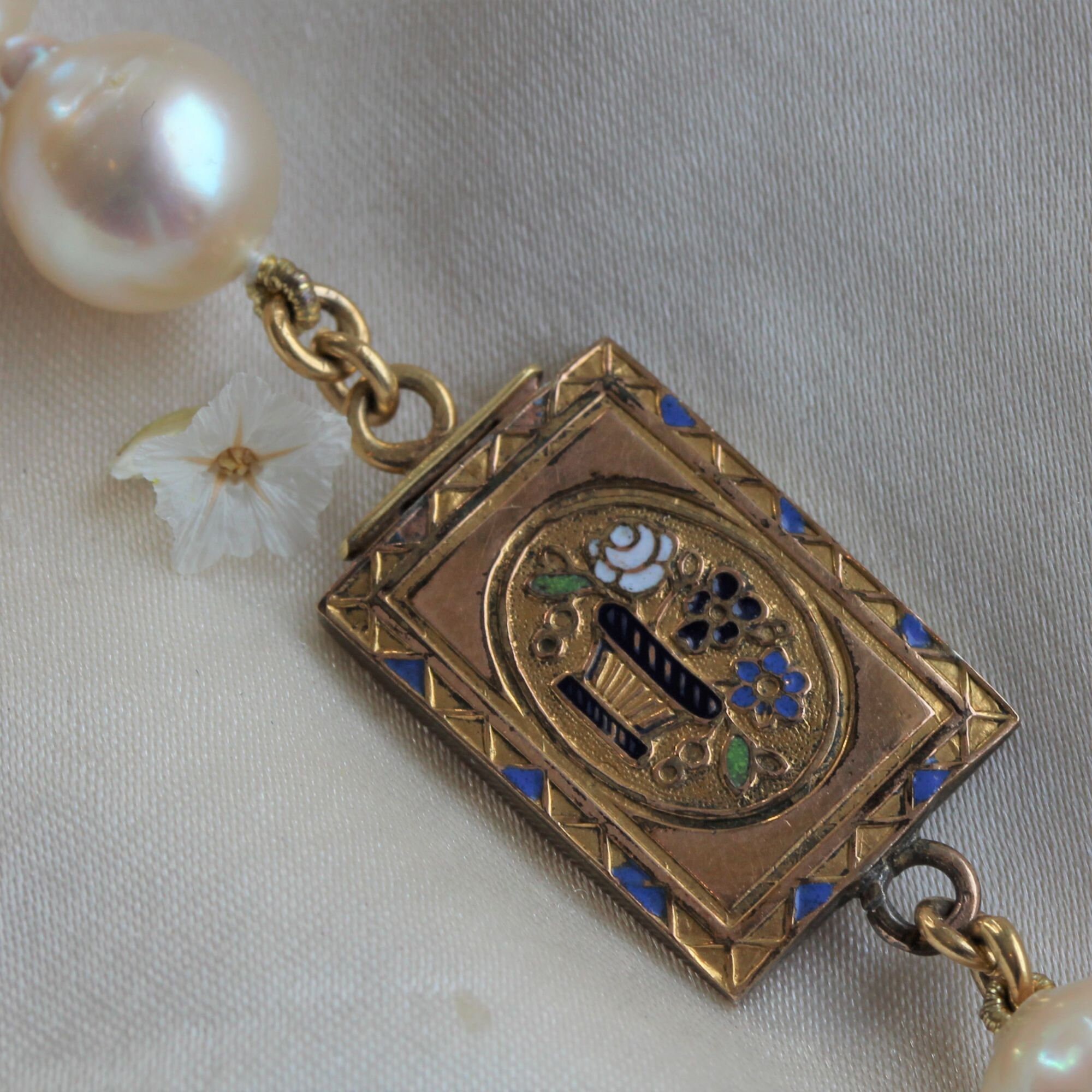 Collier perles de culture et fermoir en or