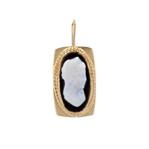 Pendentif en or jaune et camée sur onyx
