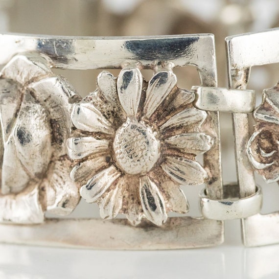 French 1900s Belle Époque Flowers Silver Bracelet - image 7