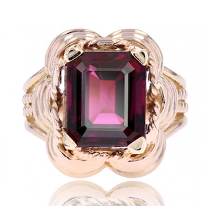 French 1960s Rhodolite Garnet 18 Karat Rose Gold Ring