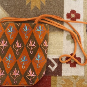 Vintage VTG Kunstleder Boho Patchwork Bestickte Tasche mit Langen Trägern