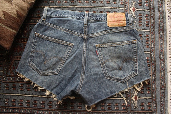 Vintage VTG Levi's 569 Cut-off Cotton Denim Shorts Medium Blue Wash High Rise  // W30