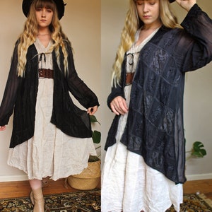 Vintage VTG 90's 1990's Venus Brand Charcoal Negro Indio Hecho Bordado Patchwork Sheer Boho Hippie Kimono Style Throw // Tamaño 20