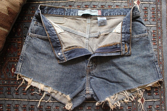 Vintage VTG Levi's 569 Cut Off Cotton Denim Short… - image 8