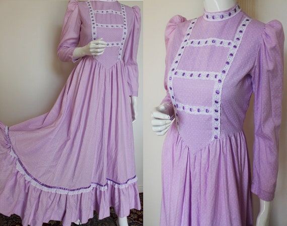 Vintage VTG Handmade Lilac Purple Polkadot Flower… - image 1