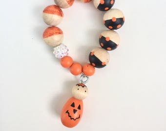 Halloween Jack-O-Lantern Bracelet - Pumpkin Bracelet, Toddler Fashion, Halloween Jewelry, Kids Halloween Jewelry, hand painted beads