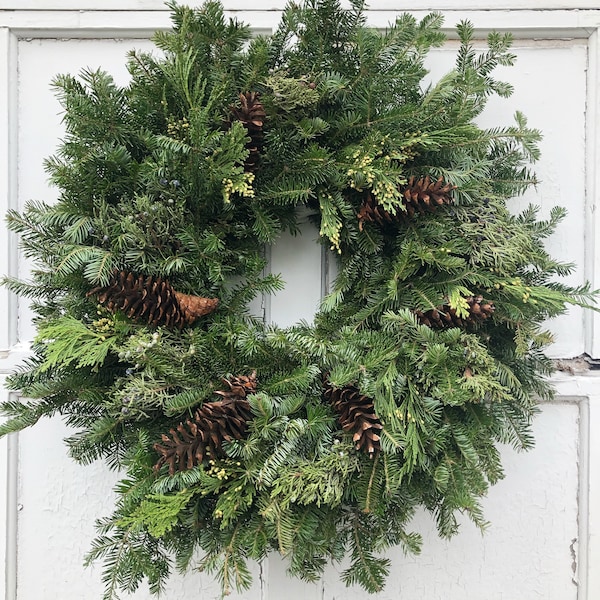 Handmade Maine Classic Holiday Balsam Fir Evergreen Wreath -Front Door Size (22”-24”)