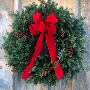 Handmade Maine Classic Holiday Balsam Fir Evergreen Wreath Front Door Size 2224 image 7