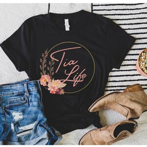 Tia Shirt, Aunt shirt, pregnancy announcement shirt, promoted to tia, Pregnancy reveal shirt, pregnancy announcement to aunt, tia vibes tee