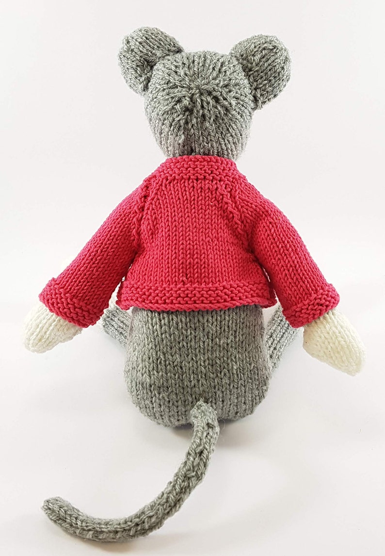 Knitting kit to make your very own Josie the Mouse easy to knit pattern image 3