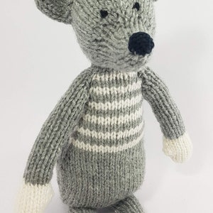 Knitting kit to make your very own Josie the Mouse easy to knit pattern image 6