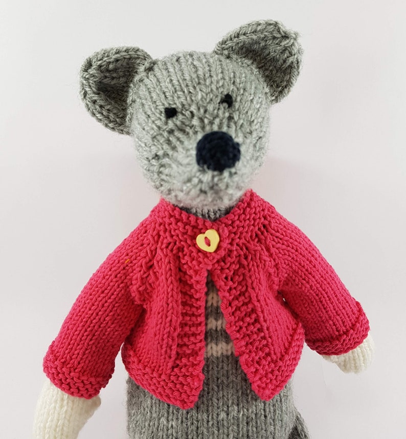 Knitting kit to make your very own Josie the Mouse easy to knit pattern image 4