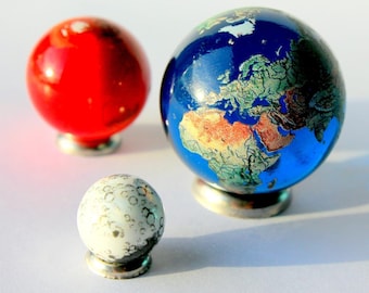 Orrery Planet Marbles 1:300 Million Scale - Giant 35mm Earth Globe + Mars & Moon